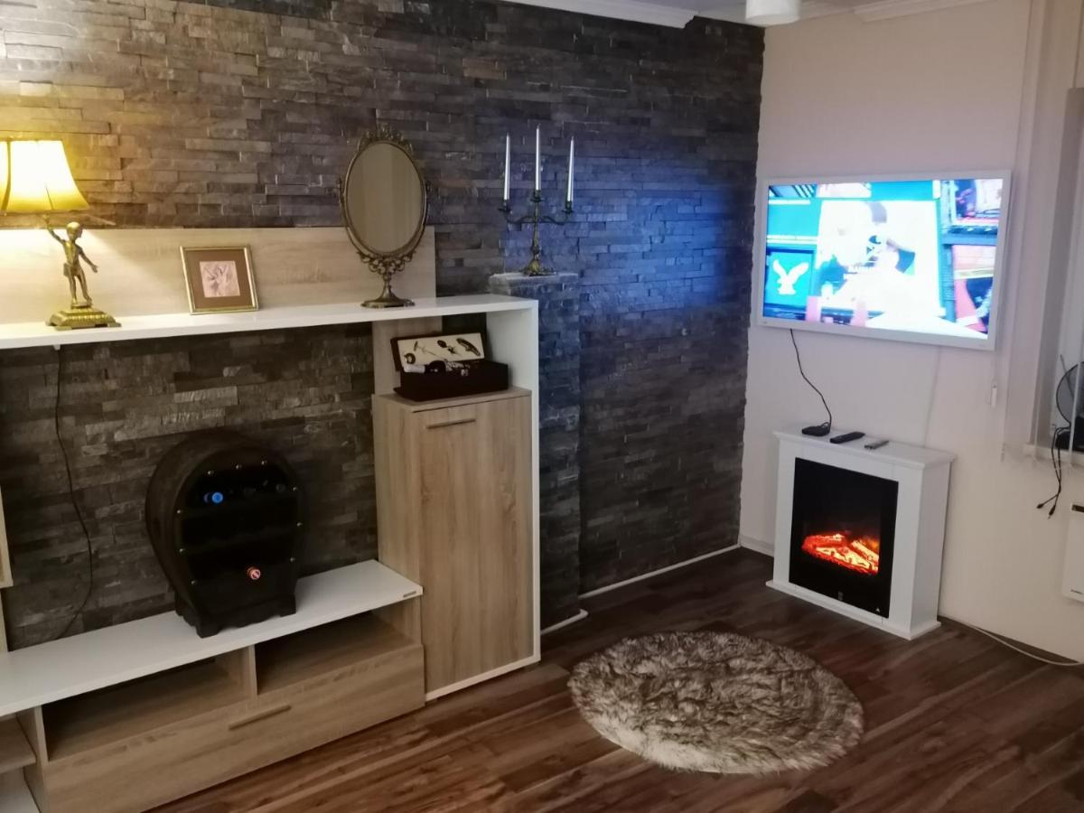 סרמסקה מיטרוביקה Apartman Dionis Sm מראה חיצוני תמונה