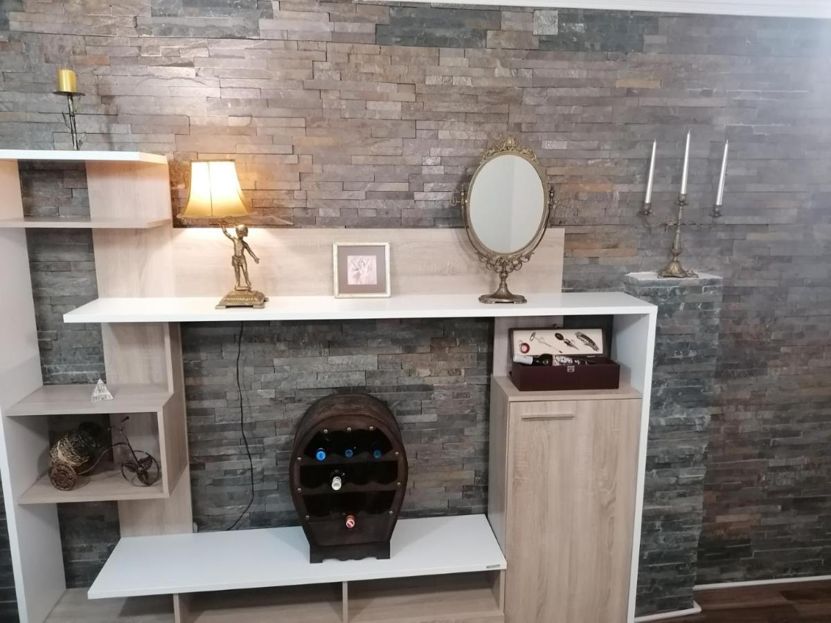 סרמסקה מיטרוביקה Apartman Dionis Sm מראה חיצוני תמונה