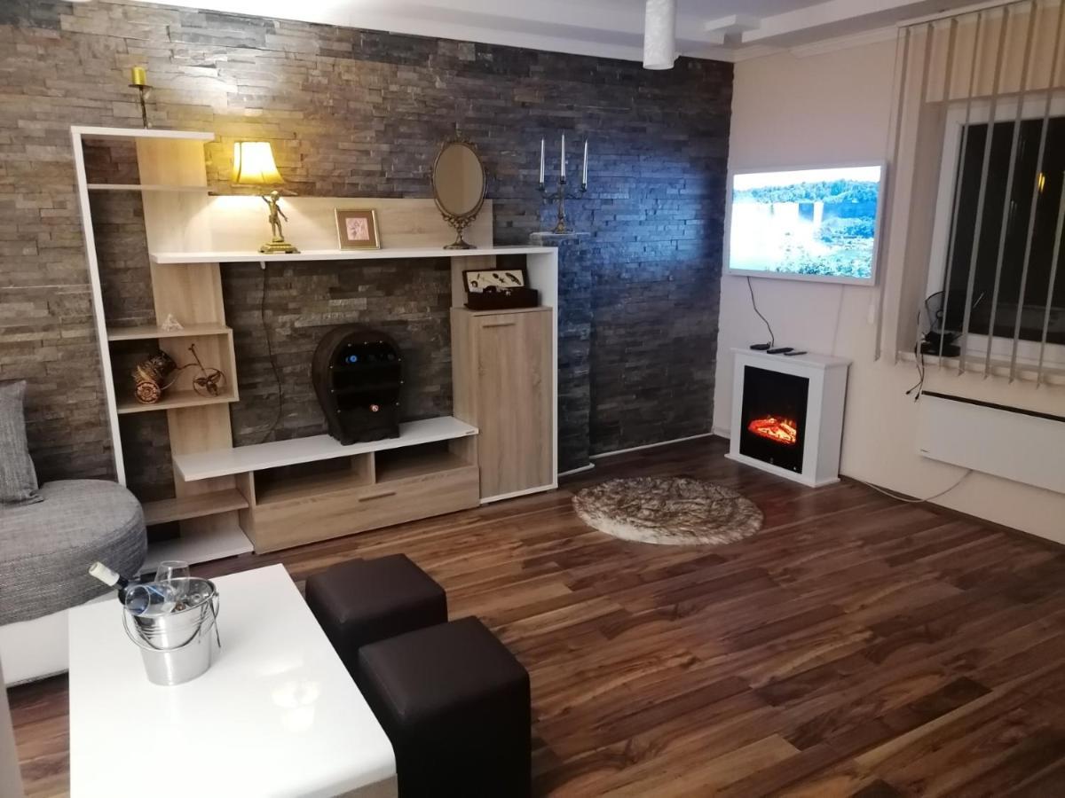 סרמסקה מיטרוביקה Apartman Dionis Sm מראה חיצוני תמונה